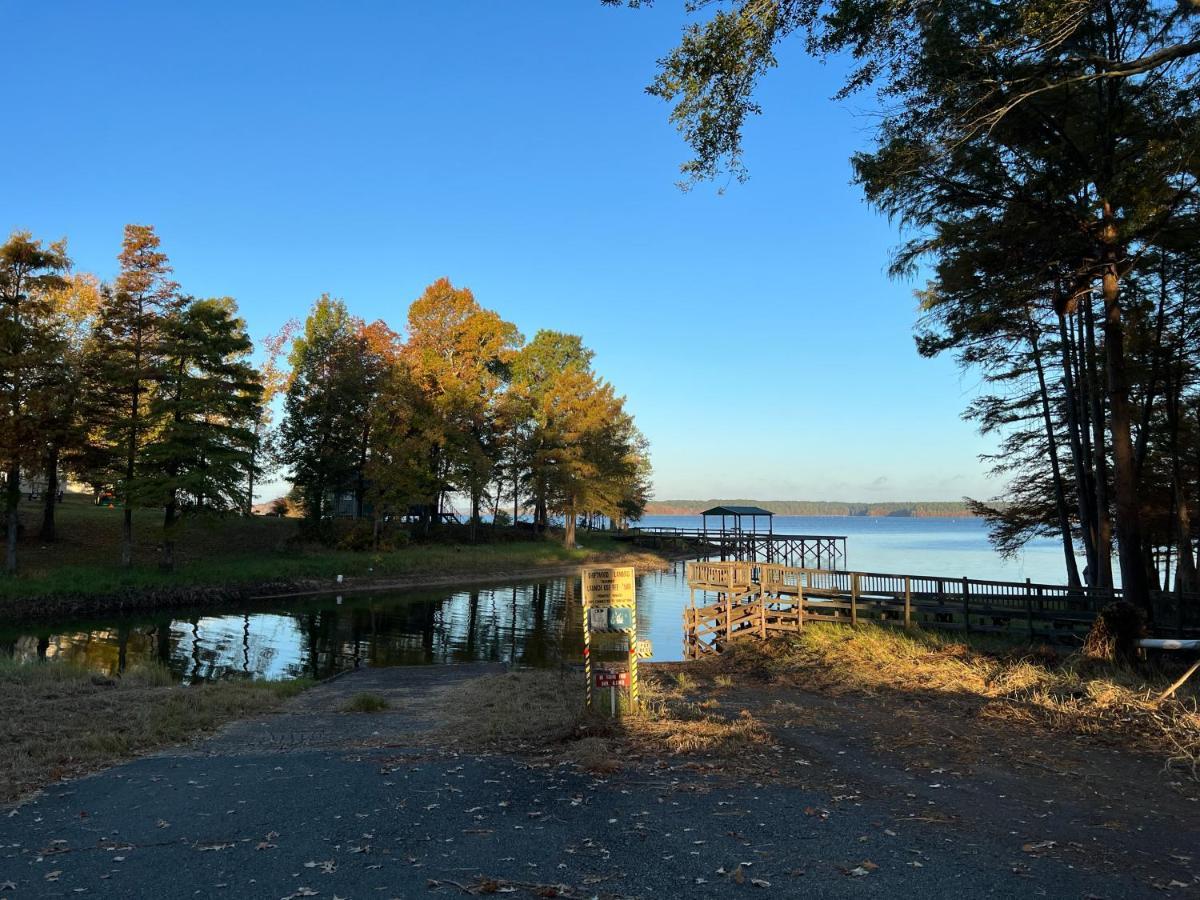 Driftwood Inn And Lodge By The Lake Zwolle المظهر الخارجي الصورة