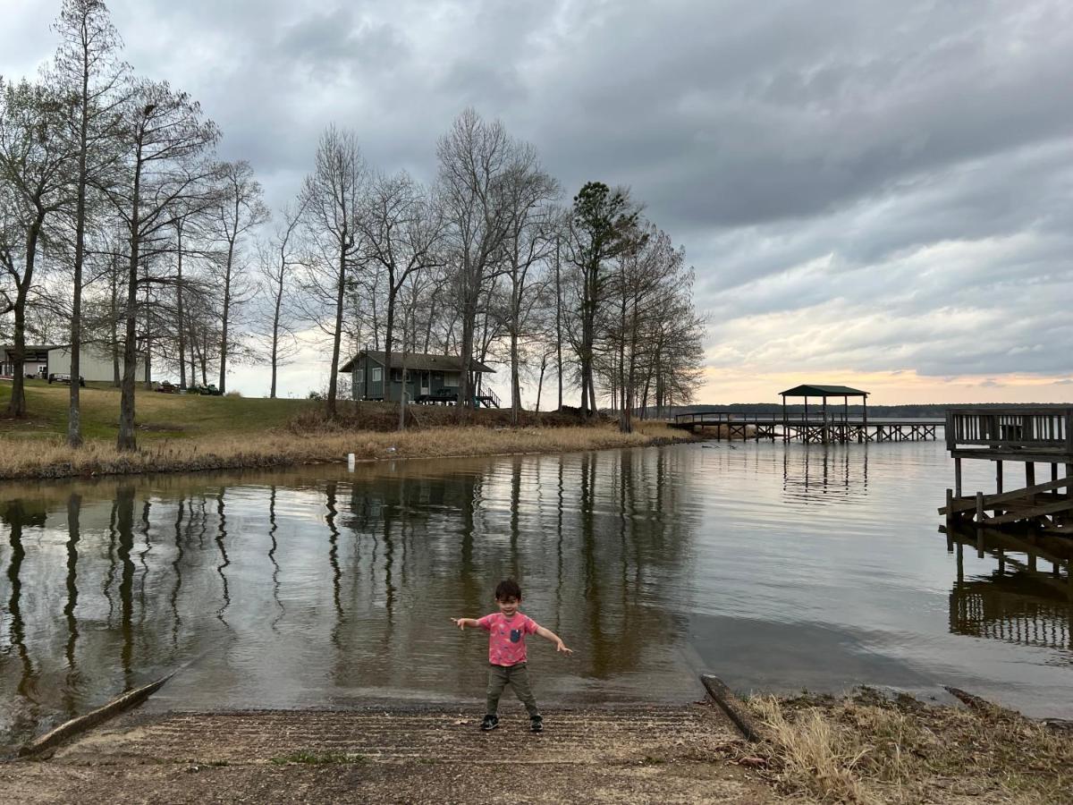Driftwood Inn And Lodge By The Lake Zwolle المظهر الخارجي الصورة