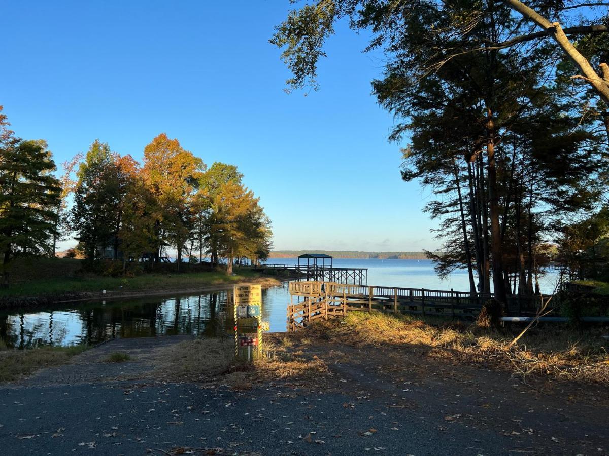 Driftwood Inn And Lodge By The Lake Zwolle المظهر الخارجي الصورة